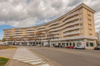 Garaje en venta en Montigalà -Sant Crist en Badalona