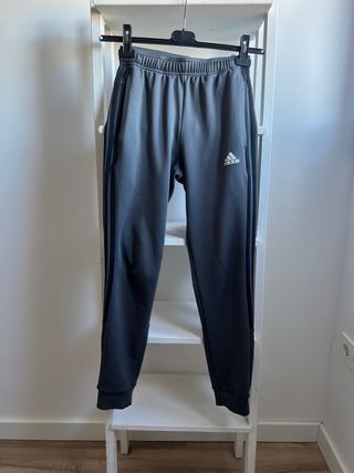 Pantalón Adidas Gris