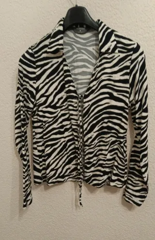 Camisa con estampado de cebra