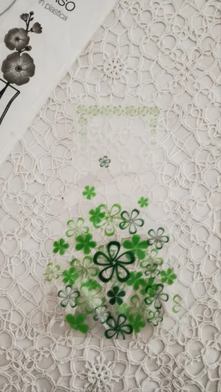 Vaso in plastica AD Trend a motivo floreale.