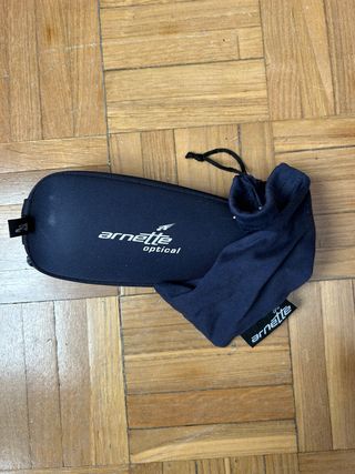 Funda Arnette para gafas