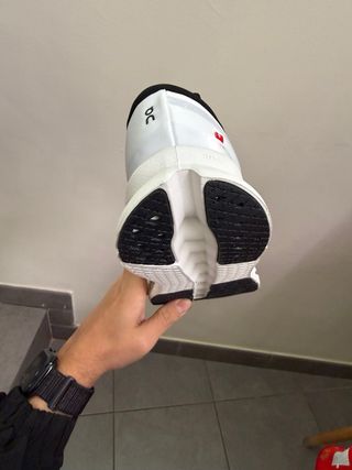 Zapatillas On Running CloudSurfer 2