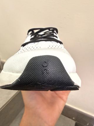 Zapatillas On Running CloudSurfer 2