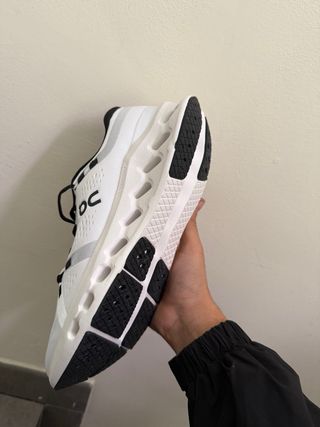 Zapatillas On Running CloudSurfer 2