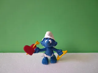 Figura PVC de pitufo Cupido Corazón Flecha