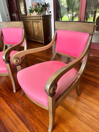 Pareja de sillones madera maciza y tapizado rosa