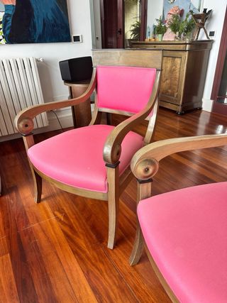 Pareja de sillones madera maciza y tapizado rosa