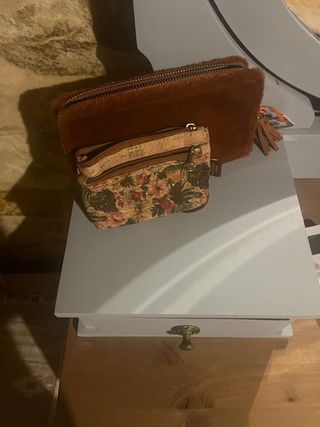 Cartera y monedero de corcho floral