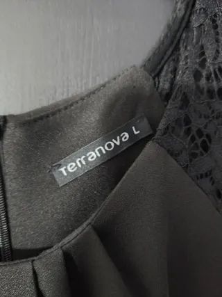 Abito nero con pizzo