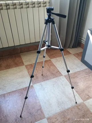 Trípode para móvil. Sin usar