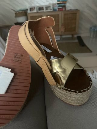 Sandalias Pepe Jeans Beige y Doradas Talla 38