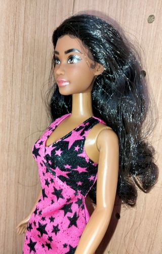 Barbie Teresa su corpo vintage 1999, con 2 outfit.