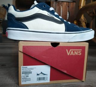 Vans mai utilizzata, ma con difetto come da foto