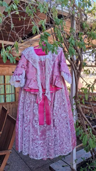 Traje Fallera Rosa y Blanco.