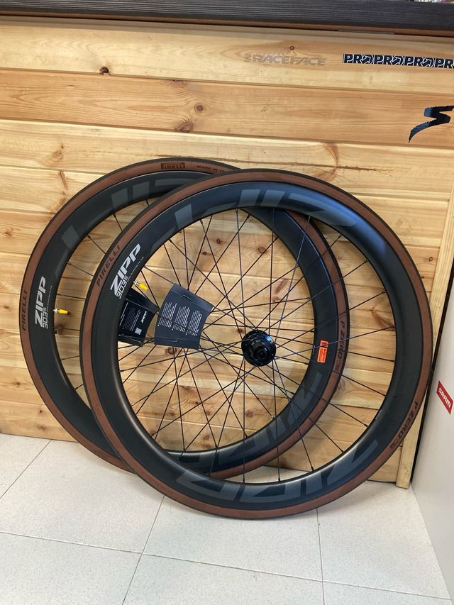 Juego Llantas ZIPP 303S