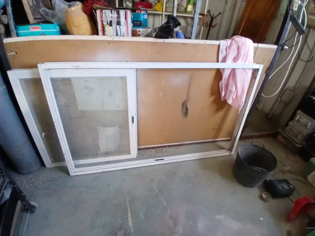 Ventana corredera blanca