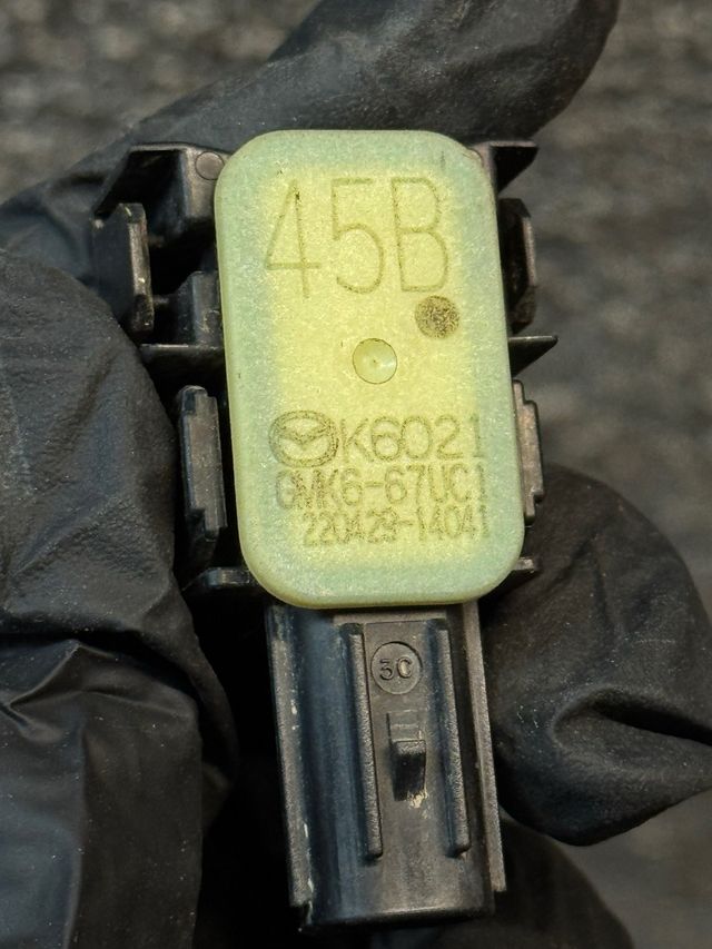 Sensor Aparcamiento Mazda K6021 GMK6-67UC1