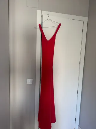 Vestido largo rojo invitada