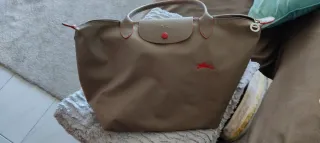 Bolso Longchamp Beige con detalles rojos