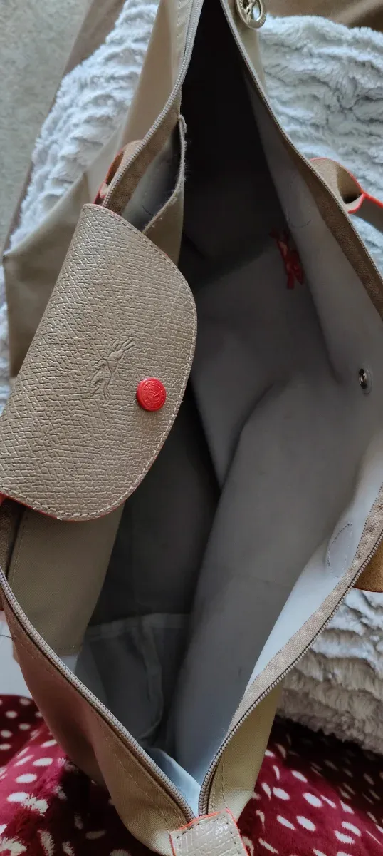 Bolso Longchamp Beige con detalles rojos