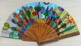 Abanico pintado a mano con muy variados disñeos