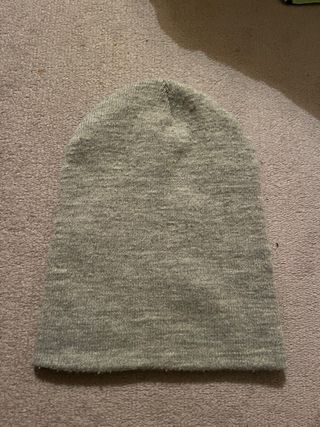 Gorro de invierno gris