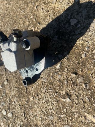 Pinza de freno delantera