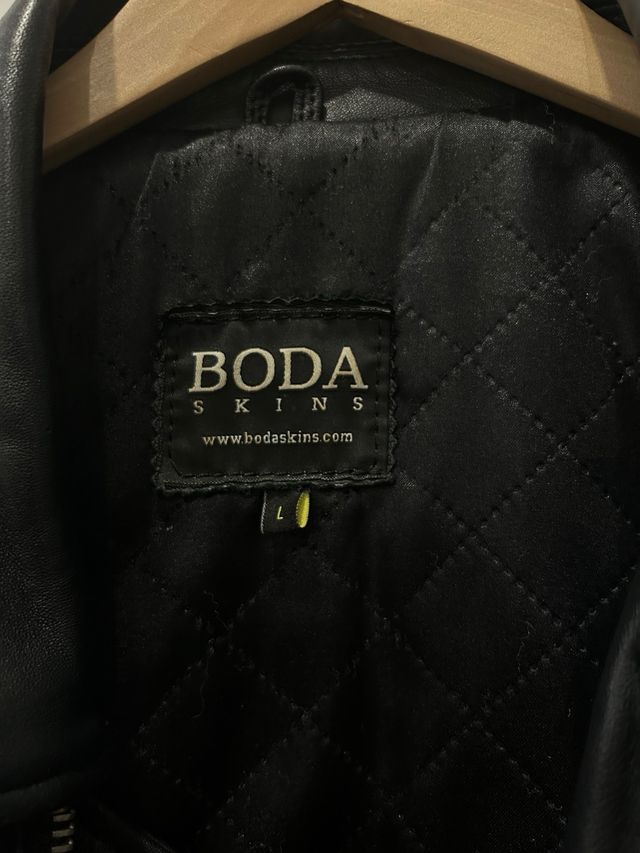 Chaqueta Boda Skins Negra Talla L con su bolsa