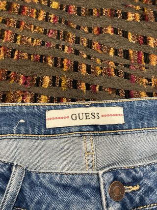 Pantalones vaqueros Guess y Salsa. 20€ unidad