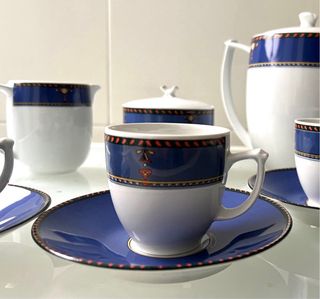 JUEGO DE CAFÉ PORCELANA AZUL Y BLANCA