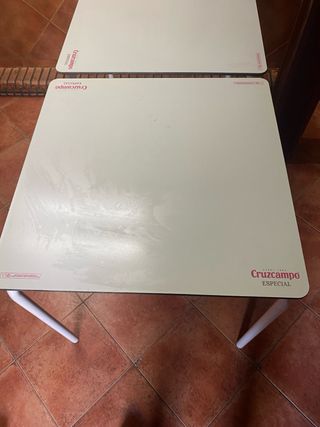 juego de sillas y mesas terraza