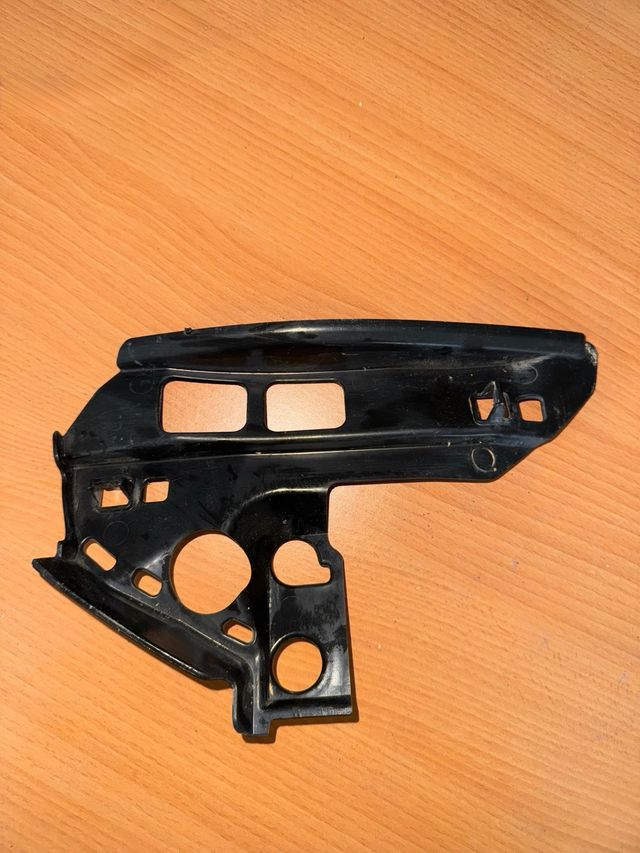 Soporte Parachoques Delantero Derecho KSD450103