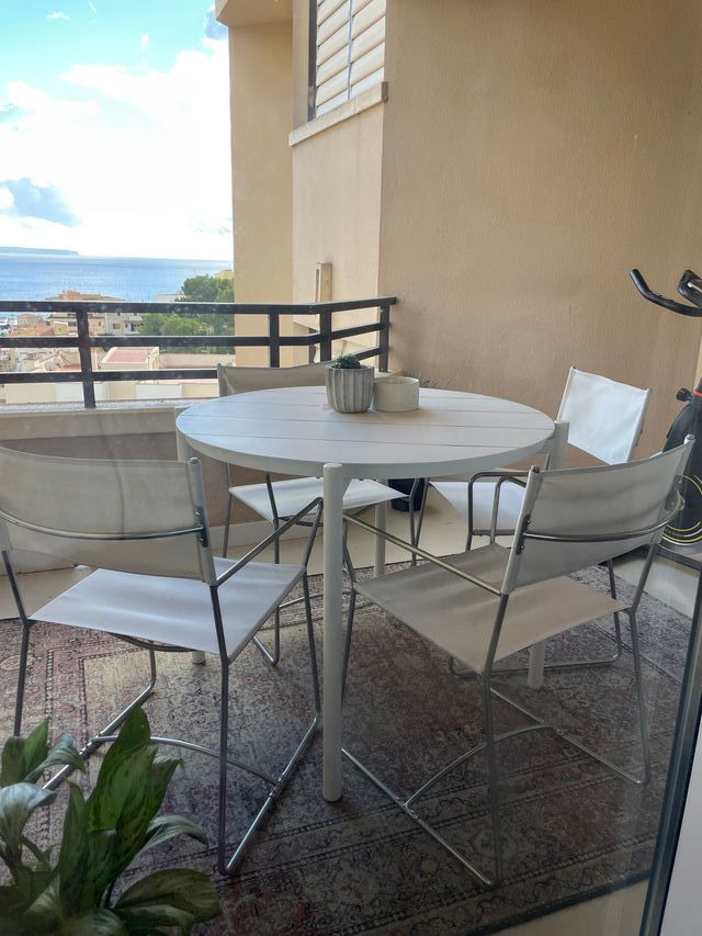 Mesa y 4 Sillas Terraza Balcón en excelente estado