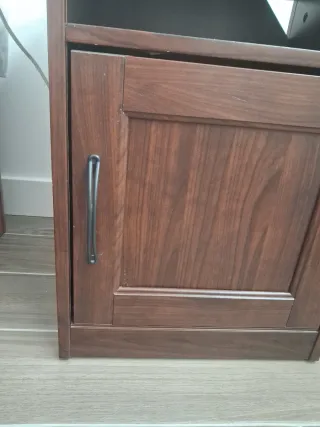 Due comodini in legno