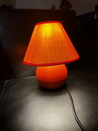 Lampada da tavolo arancione