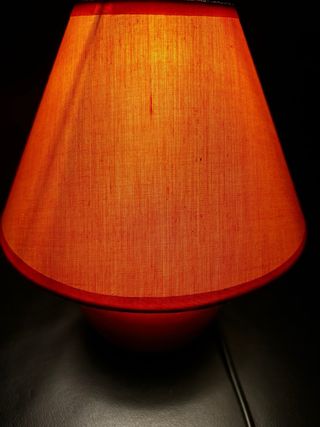 Lampada da tavolo arancione
