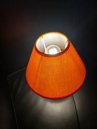 Lampada da tavolo arancione