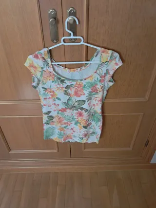 Camiseta floral chica