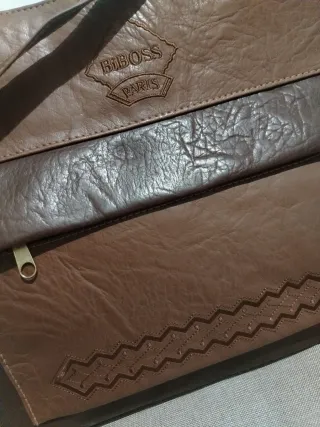 Bolso de piel marrón