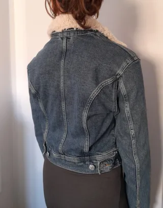 Chaqueta vaquera MANGO con borreguito