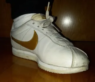 Nike Cortez Talla 37.5 Blanco y Dorado