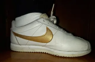 Nike Cortez Talla 37.5 Blanco y Dorado