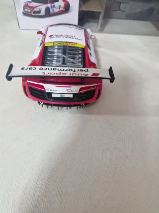 Coche teledirigido Audi R8 LMS Rastar