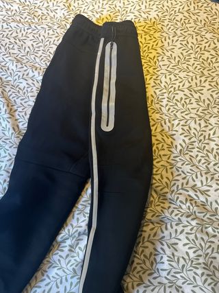 Conjunto Nike Tech Negro Reflectante