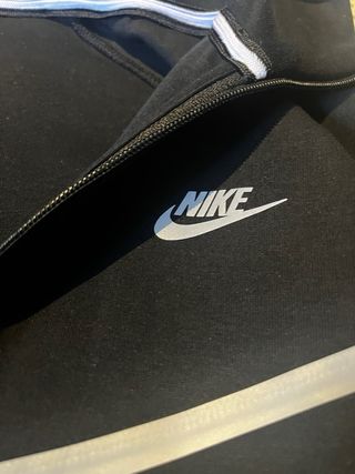 Conjunto Nike Tech Negro Reflectante