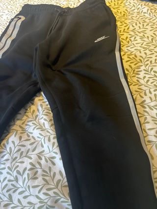 Conjunto Nike Tech Negro Reflectante