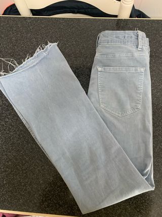 Vaqueros campana MNG azul claro rotos