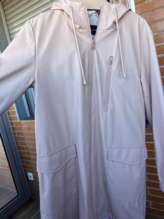 Parka impermeable Zara rosa