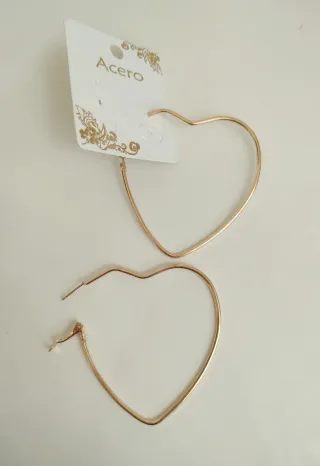 Pendientes corazón dorados