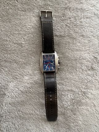 Reloj de pulsera azul